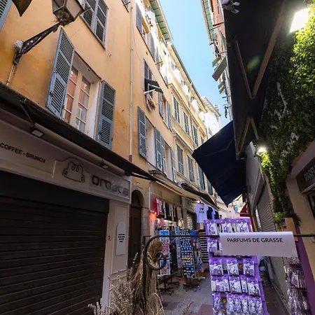 Renting - Collet - Cocoon Design Old Massena Saleya *